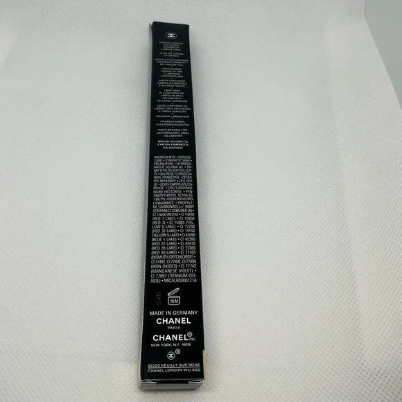 Chanel Le Crayon Lèvres Lip Pencil in 176 blood orange